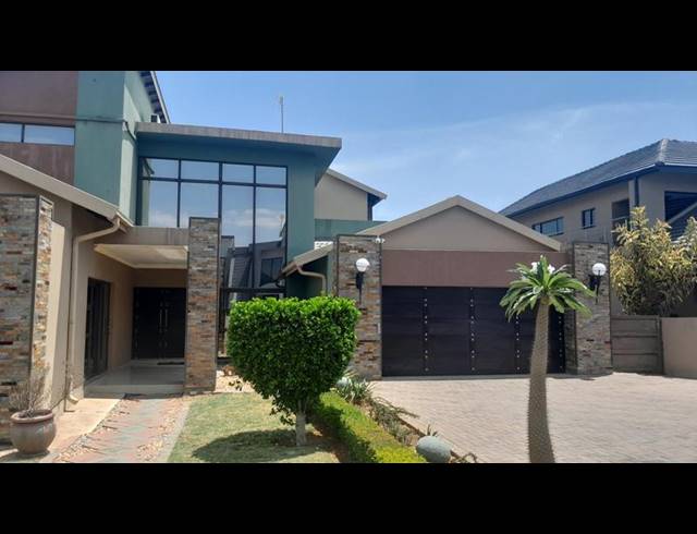 5 BEDROOM HOUSE FOR SALE IN CELTIC MEADOWS